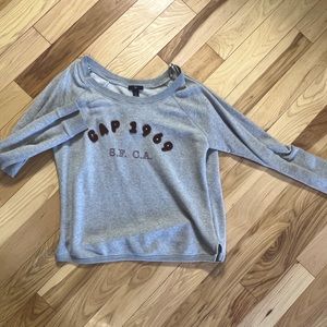 Women’s Large GAP sweatshirt, gray